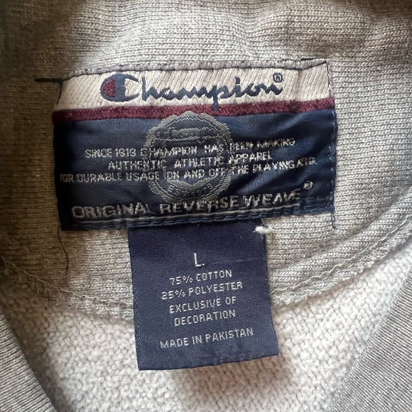 Champion University of Wisconsin Men's Vintage Sweatshirt - Picture 5 of 5